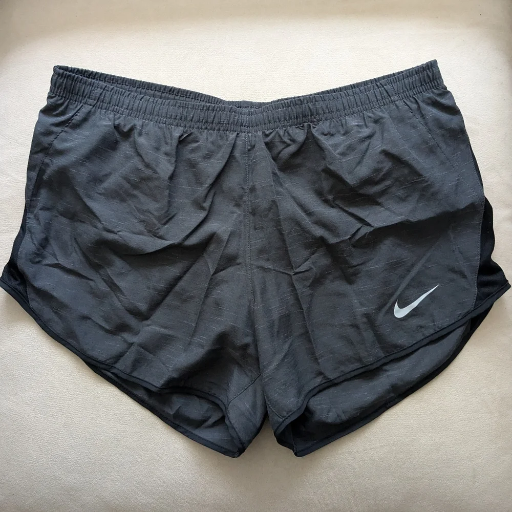 NWT Nike Women's Dri-FIT Mid-Rise 3